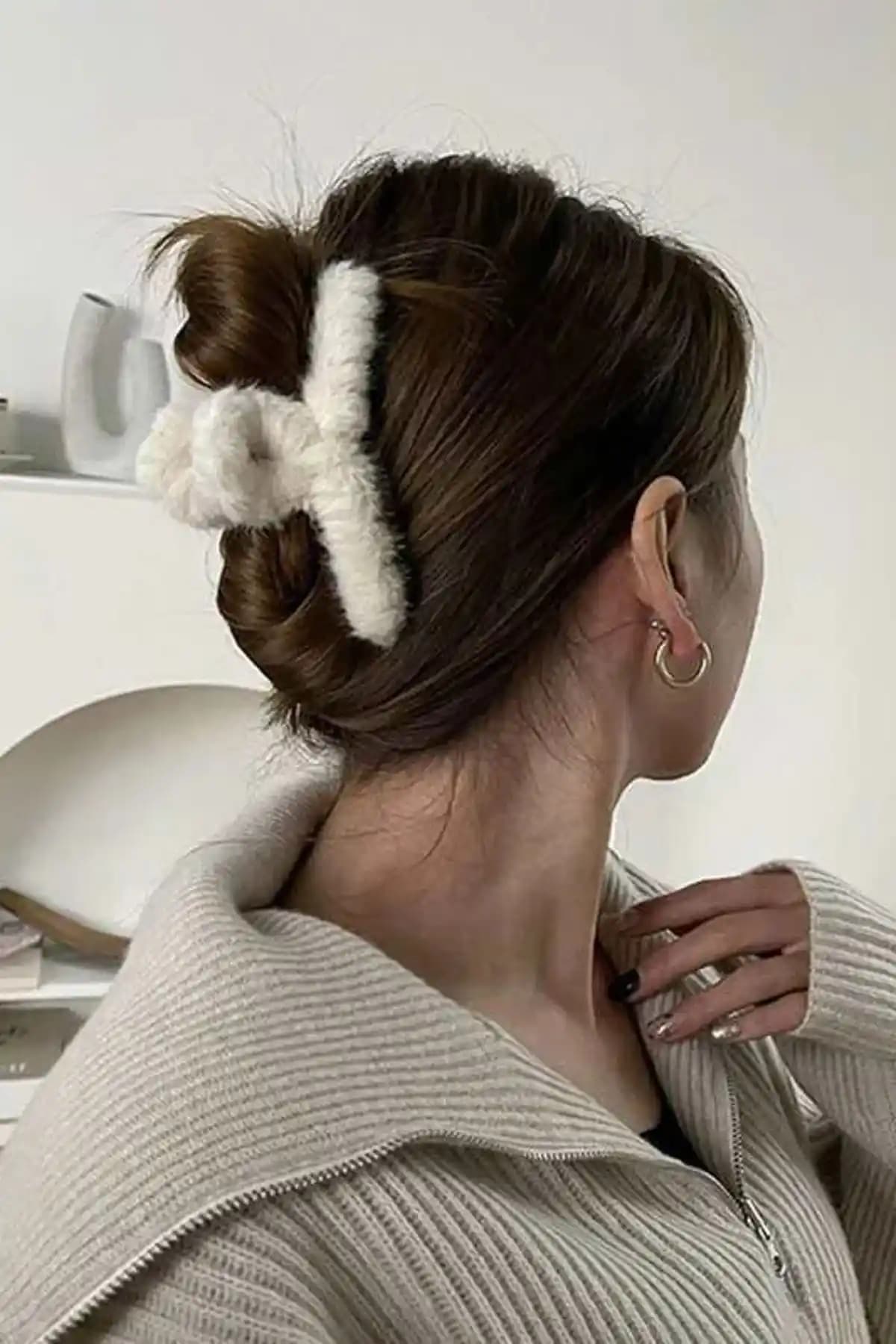 C&E Design Kadın Peluş XL Mandal Toka: Şık ve Kullanışlı Büyük Boy Saç Aksesuarı