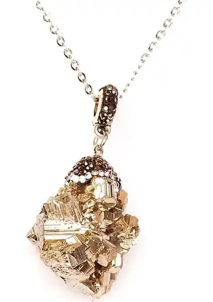 Doğal Pirit Taşı Kolye: Benzersiz Tasarım ve Enerji Dolu Aksesuar Seçenekleri