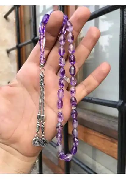 İki farklı kehribar tesbih modeli karşılaştırması: tasarım, malzeme ve kullanıcı deneyimleri