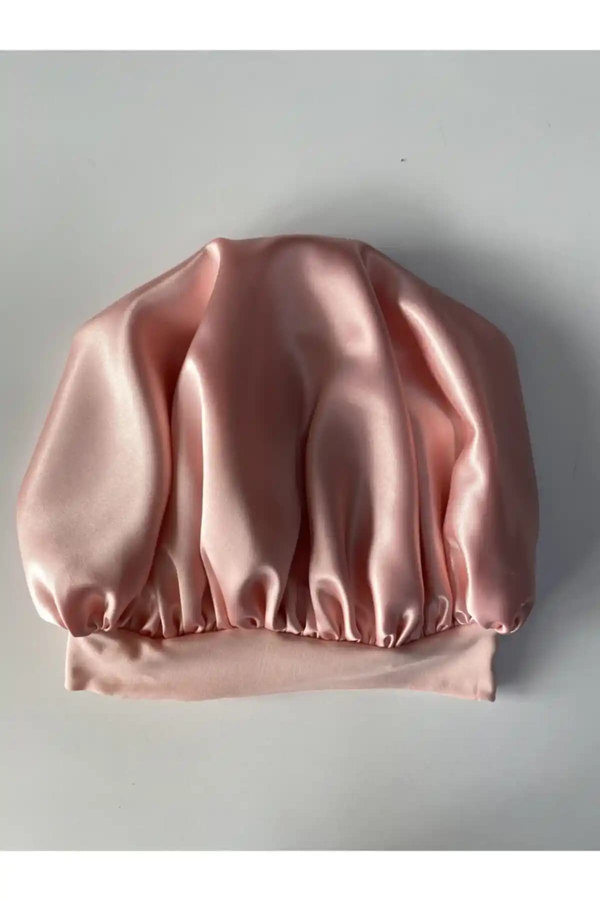 Kıvırcık Saçlar İçin Saten Bone Pudra: Saç Şekli Koruyan ve Rahat Uyku Aksesuarı