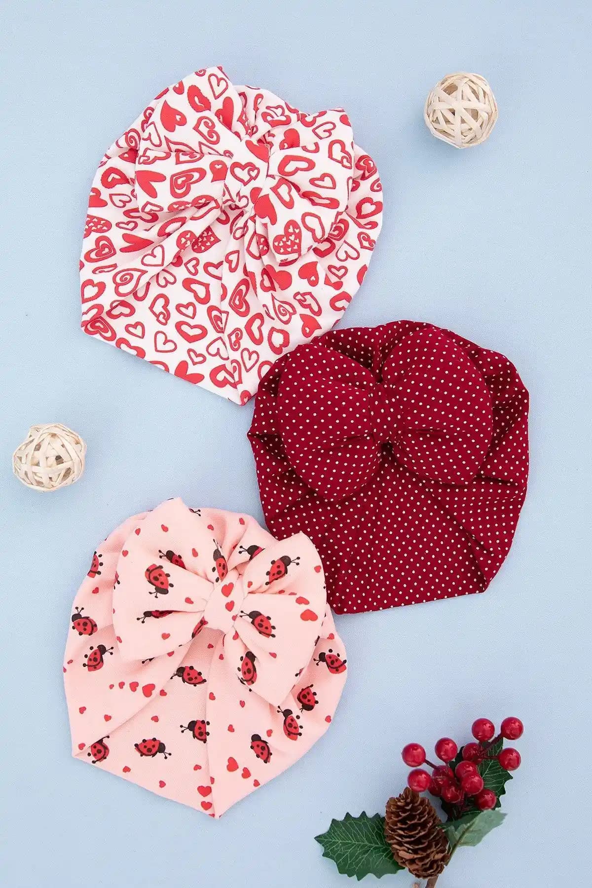 Kiwikido Kız Bebek Renkli Desenli 3'lü Bone Takımı İncelemesi ve Özellikleri