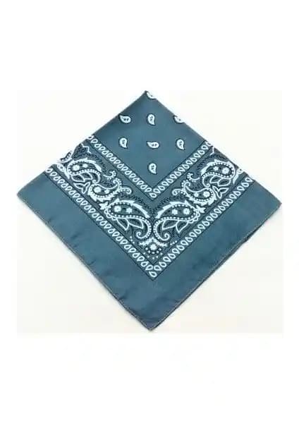 Melek Kare Bandana Fular: Çok Yönlü ve Şık Aksesuar Seçeneği