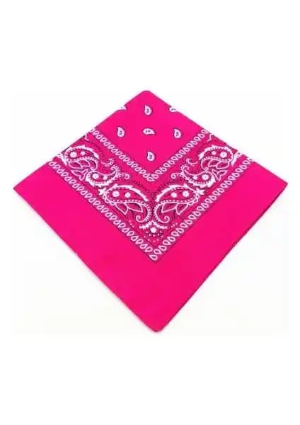 Melek Kare Bandana Fular: Çok Yönlü ve Şık Tasarımıyla Günlük Moda Aksesuarı