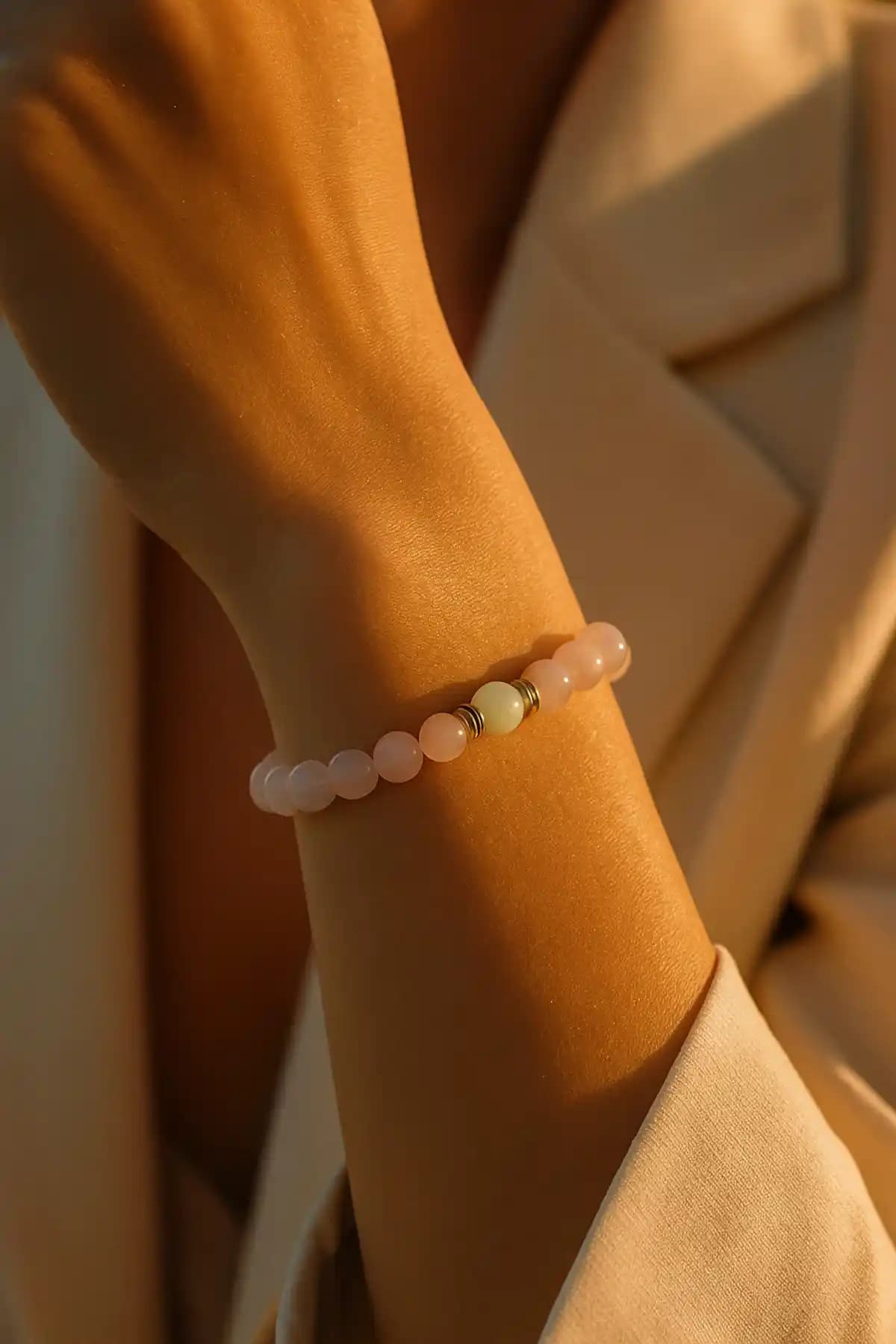 Padore Kadın Enerjisi Taşı Bilekliği: Estetik ve Fonksiyonelliği Bir Arada Sunar