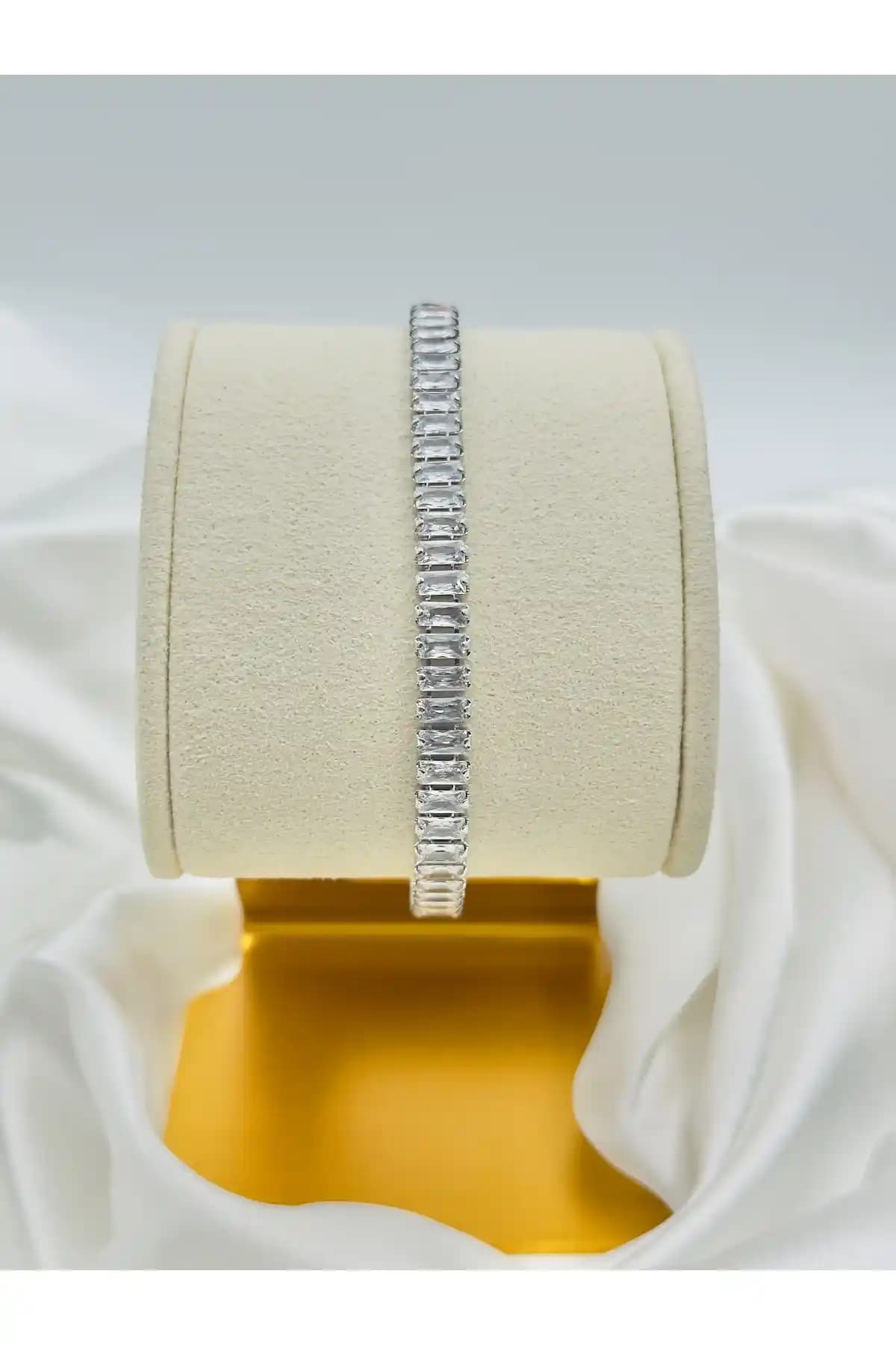 Snartun Baget Su Yolu Çelik Bileklik Modern Tasarım ve Dayanıklılık Özellikleri