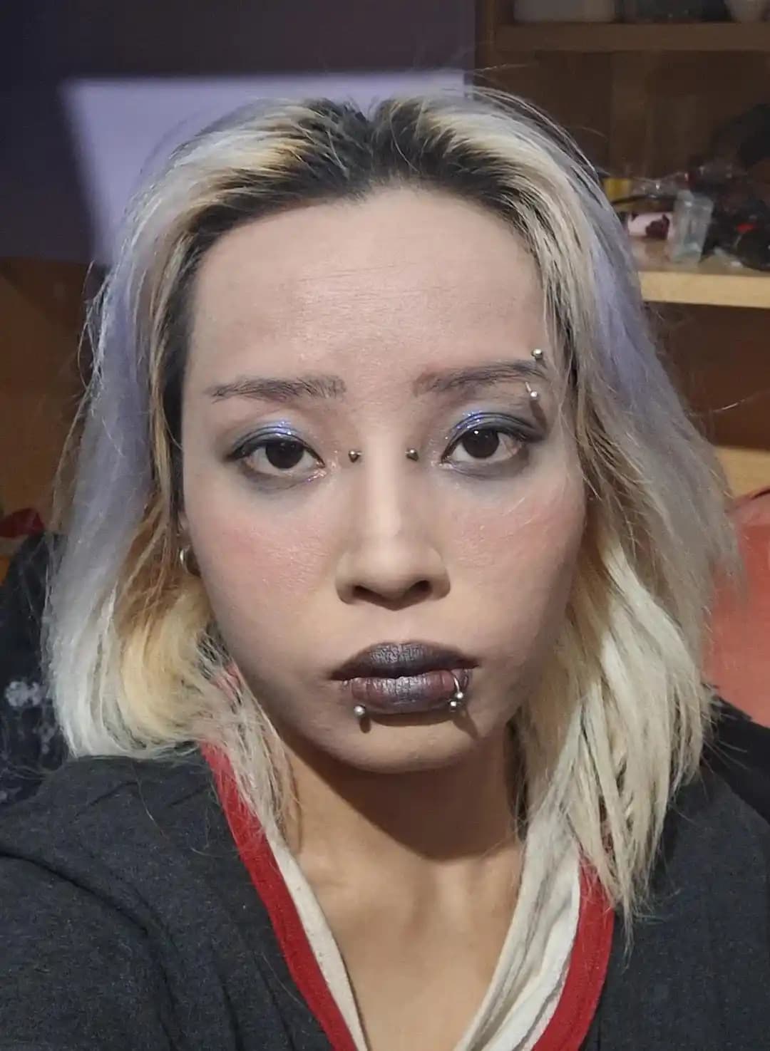 Alternatif Makyaj Stili: Cesur Renkler ve Tekniklerle Etkileyici Görünümler