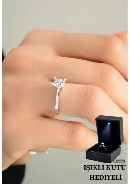 ÇGK Kuyumculuk Tektaş Altın Yüzük CGKYZK0090: Zarif ve Dayanıklı Tasarım Özellikleri