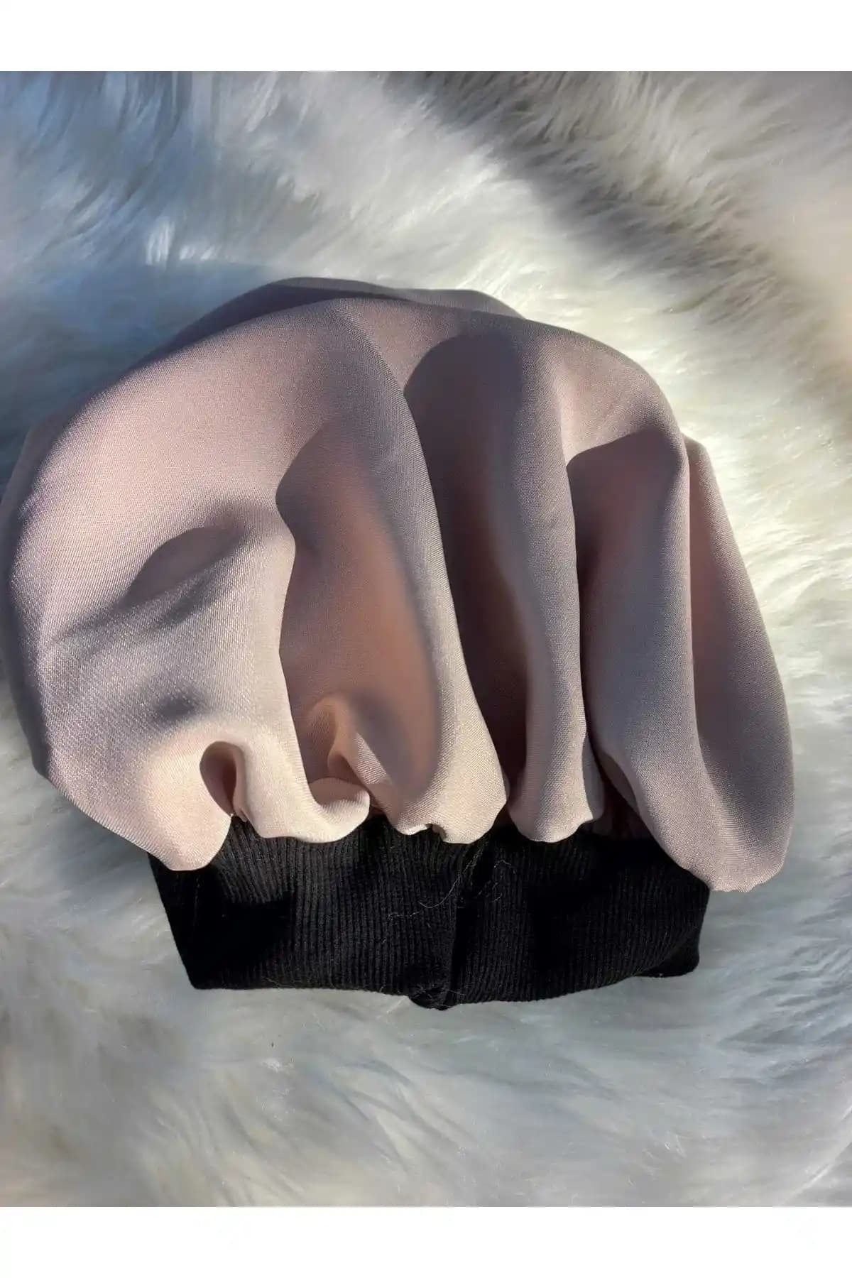 Elvinege Pudra Pembe İpek Saten Saç Bonesi: Şıklık ve Konfor Sunan Saç Bakım Aksesuarı