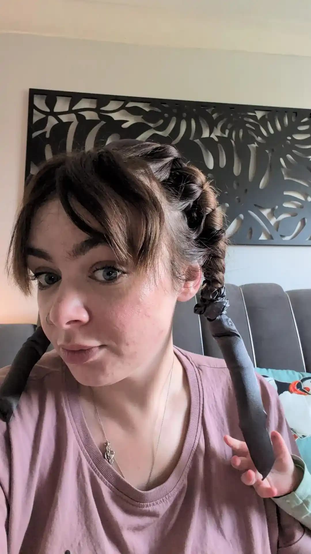 Isı Kullanmadan Bukleler: Doğal Görünüm İçin Teknikler ve Saç Tipine Uygun İpuçları