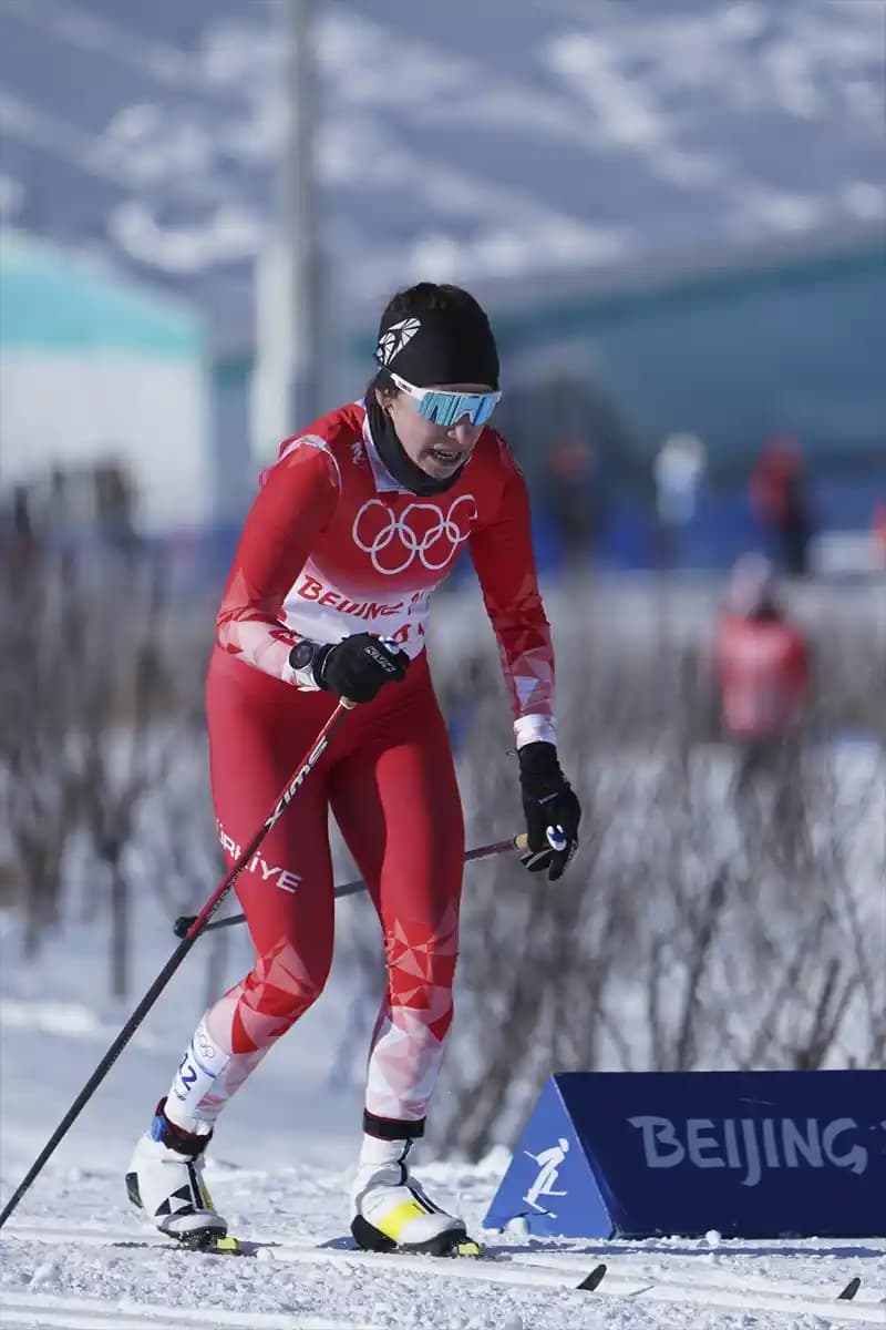 Kış Olimpiyatları'nda Koreli Kadın Hız Patencilerinin Dayanıklı Makyaj Teknikleri ve Cilt Bakımı