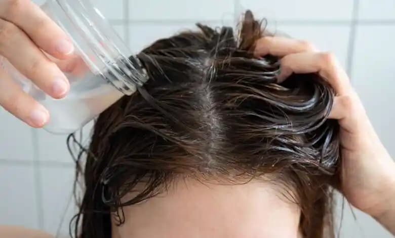 NoPoo Yöntemi: Saç Temizliğinde Doğal Yaklaşımlar ve Bilimsel Değerlendirme