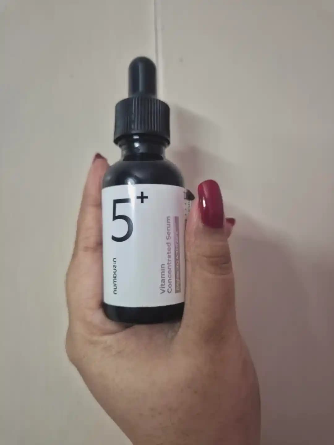 Numbuzin No.5+ Serum ve Isntree Ultra Low Molecular Toner: Yağlı ve Akneye Eğilimli Ciltler İçin Performans Değerlendirmesi