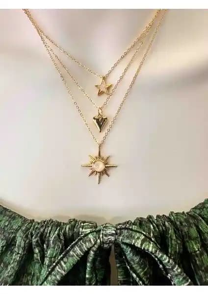 Uno Di Famiglia 3'lü Çelik Charm Kolye Seti Zarafet ve Çok Yönlülük Sunar