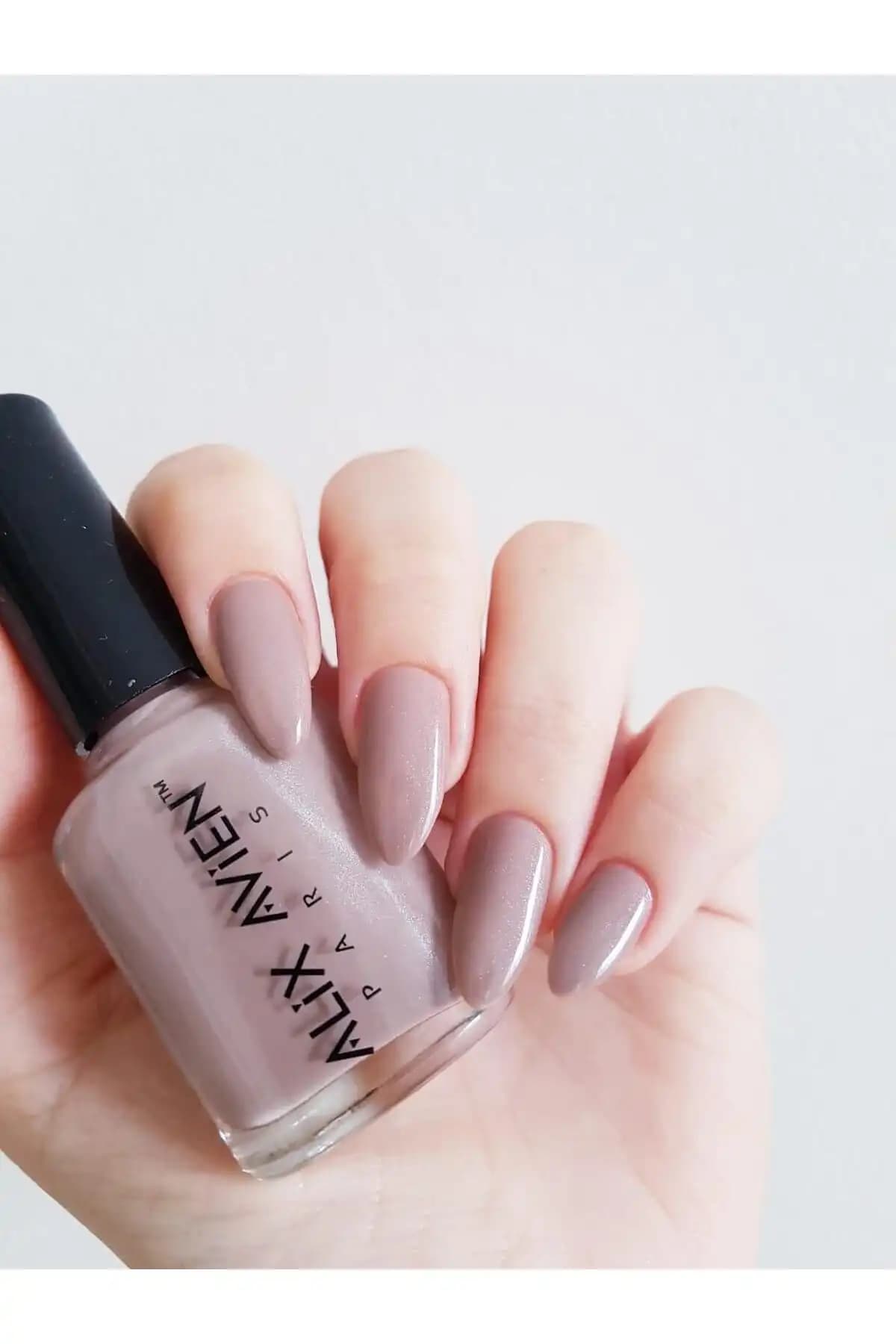Alix Avien Nude Kahve ve Pastel Nude Oje Karşılaştırması İpuçları ve Özellikler 1