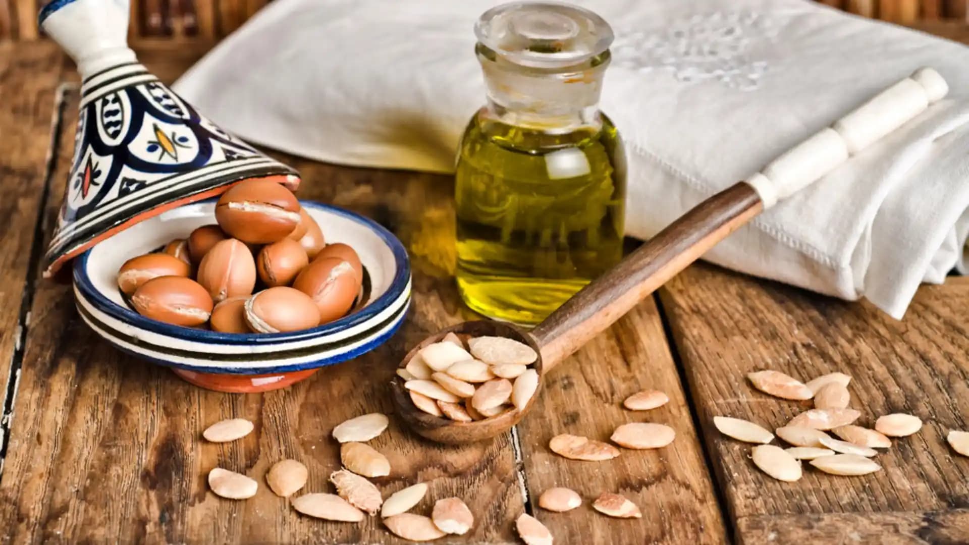 Argan Yağı Nedir? Kozmetik Dünyasının Değerli Sırrı ve Faydaları