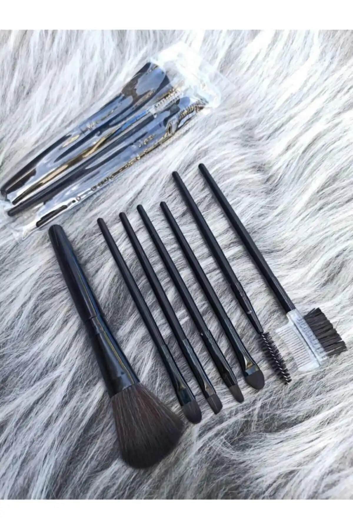 Artskin 7'li Makyaj Fırça Seti: Yüksek Kalite ve Çok Yönlülük Sunan Profesyonel Tasarım