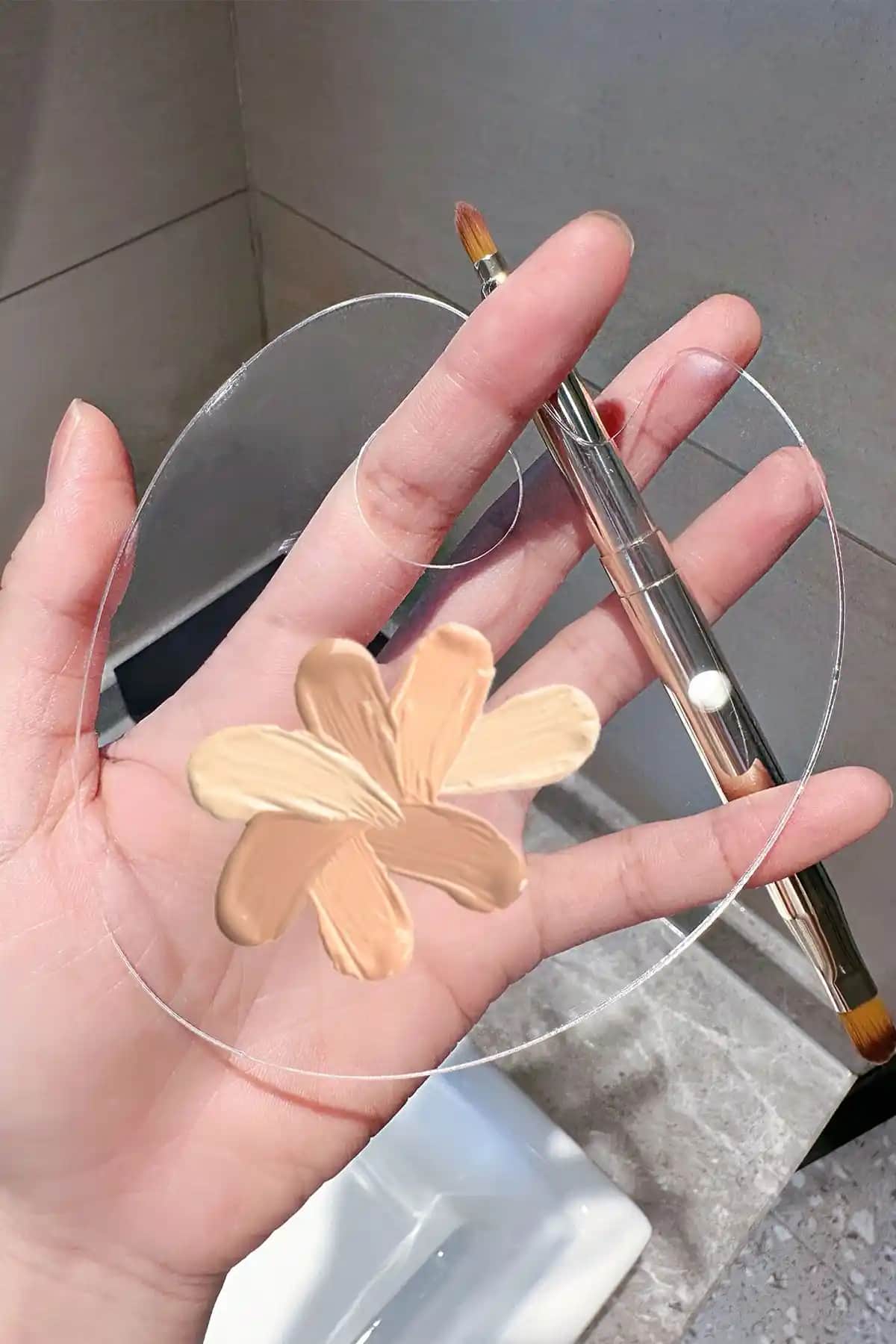 Bahels Beauty Şeffaf Fondöten Paleti ile Makyajınızı Pratik ve Düzenli Hale Getirin