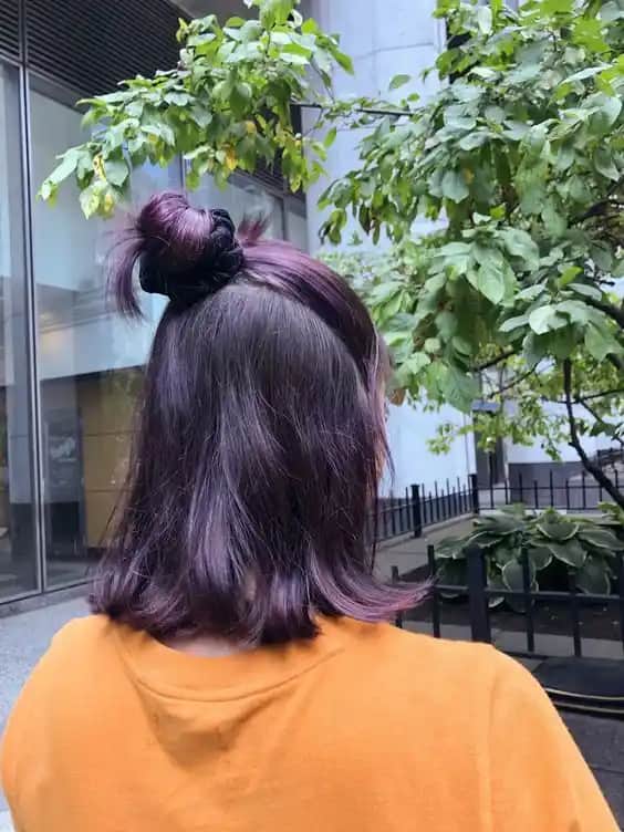 Böğürtlen Siyahı Saç Rengi: Derin ve Çekici Bir Trend Seçeneği