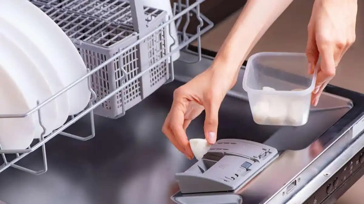 Bulaşık Makinesi Kokusu Nasıl Giderilir Detaylı ve Etkili Çözümler