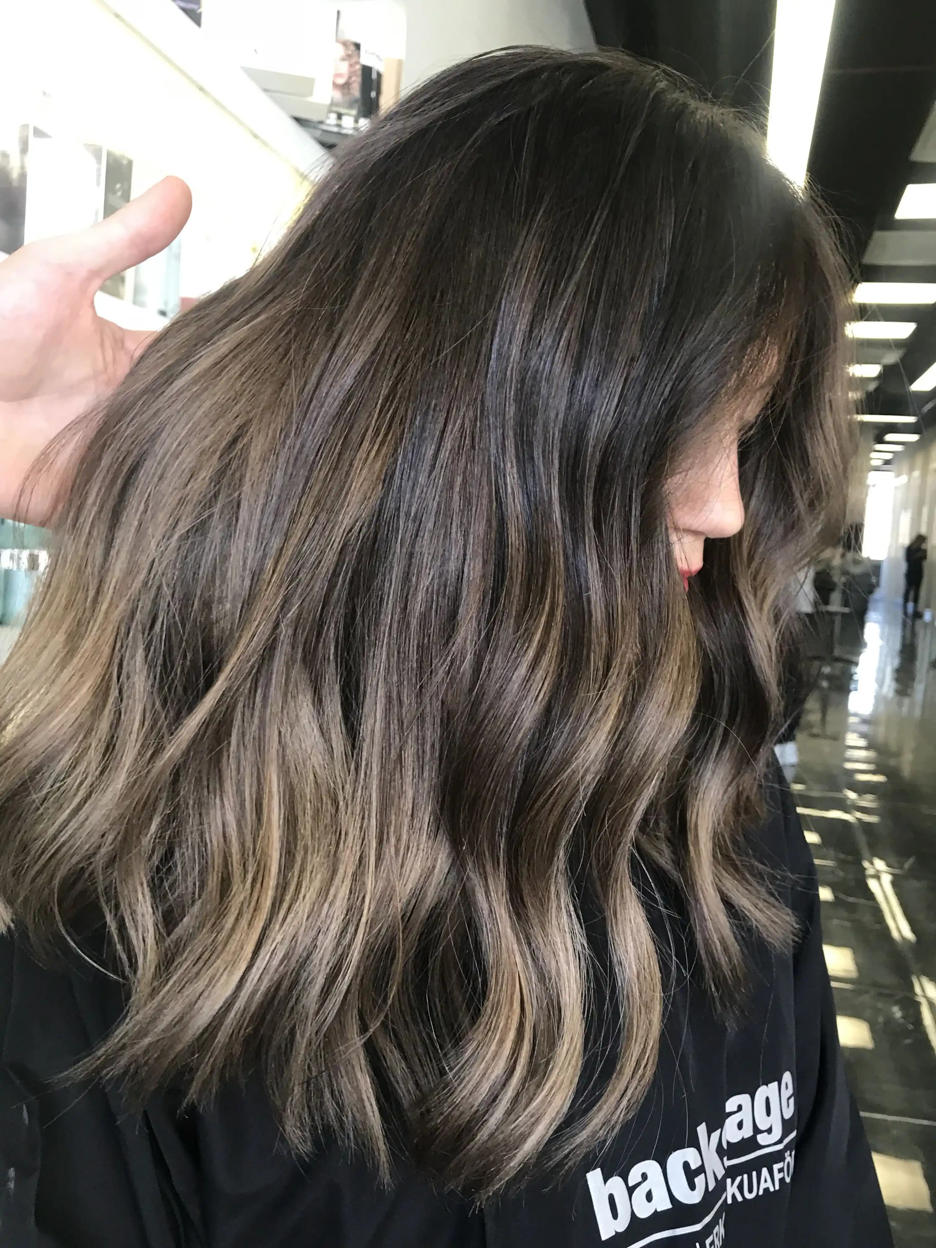 Doğal Işıltılı Saçlara Ulaşmanın Yolları ve En Güncel Trendler