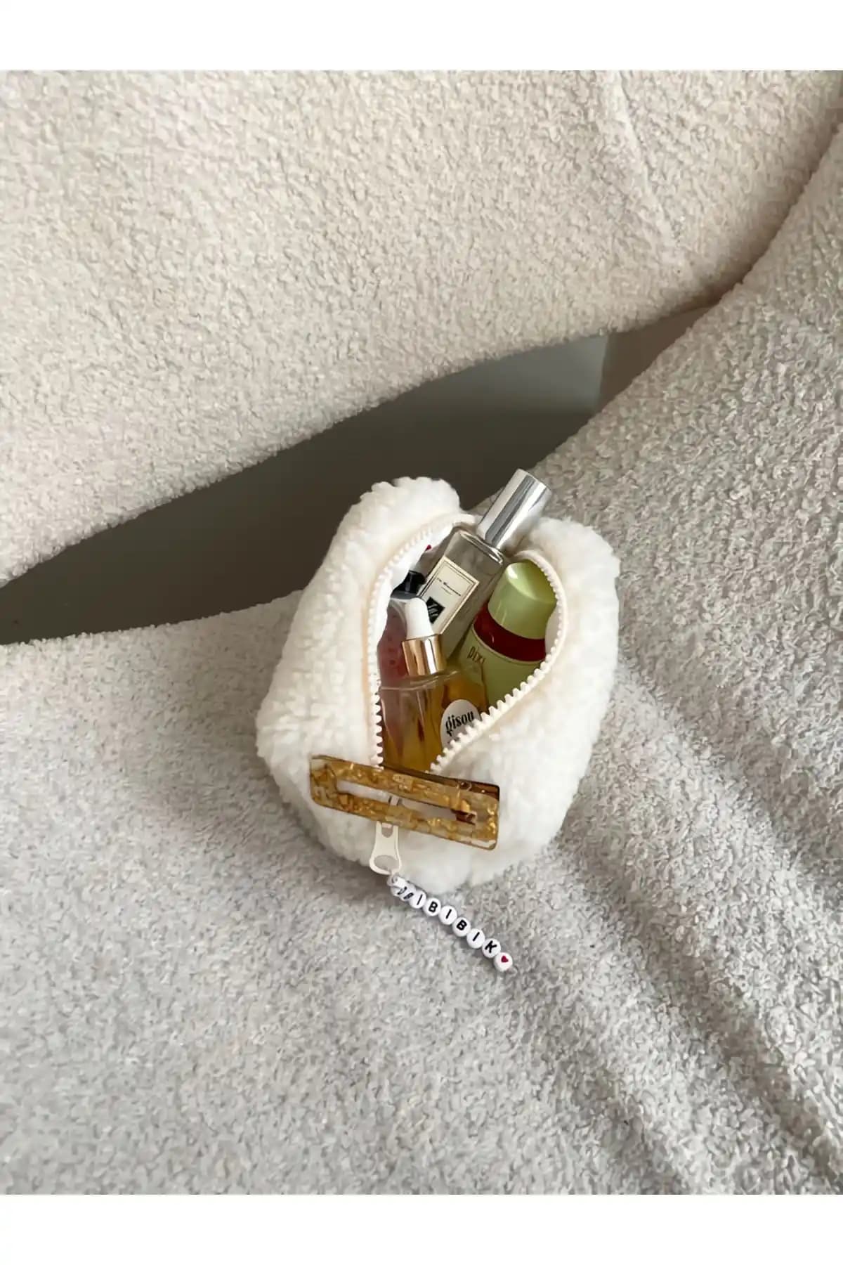 Enc Home Puffy Makyaj Çantası: Şık ve Pratik Tasarımıyla Seyahat ve Günlük Kullanım İçin Ideal