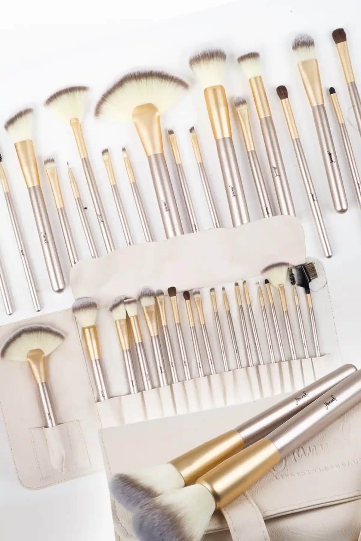 Hannah 18 Parça Makyaj Fırça Seti Şık Tasarımı ve Çok Yönlü Kullanımıyla Öne Çıkıyor