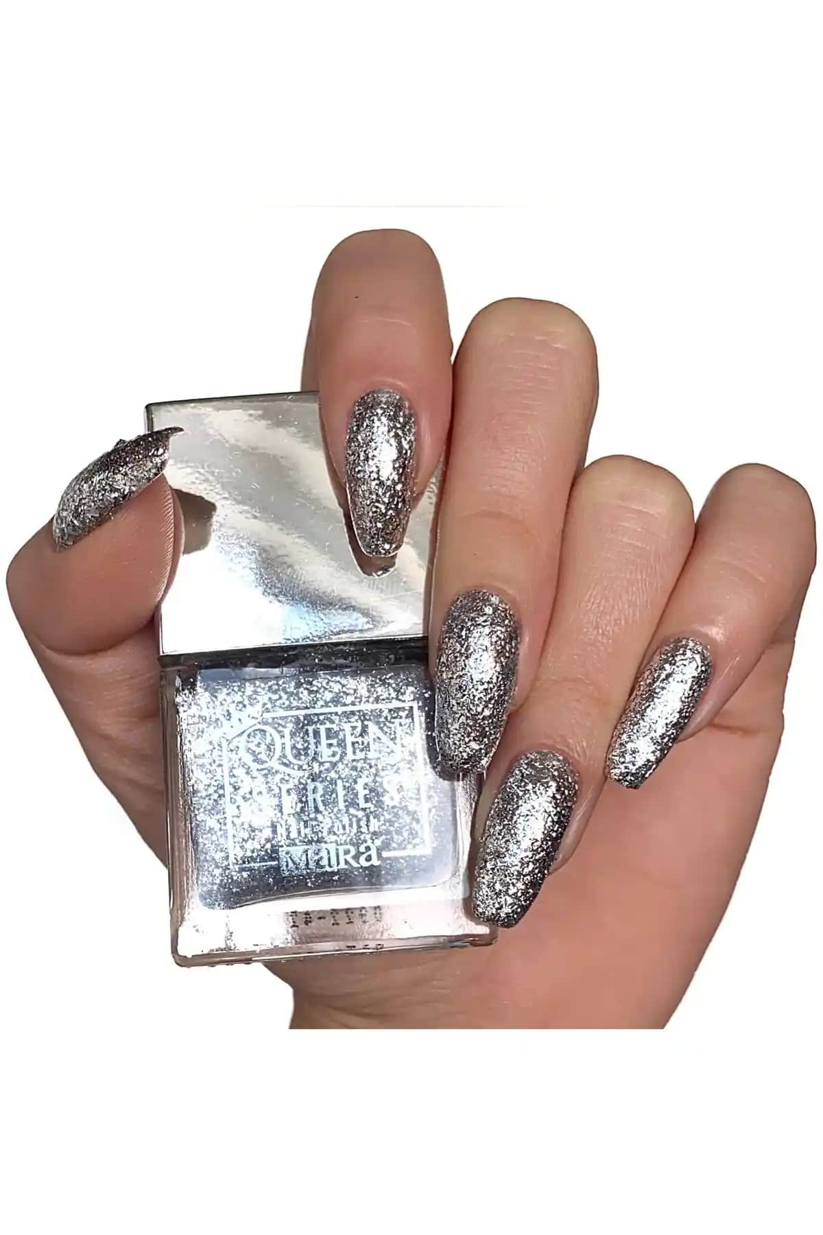 Mara Queen Serisi Mathilda Oje: Kaliteli, Parlak ve Uzun Süre Dayanan Gri Renkli Oje