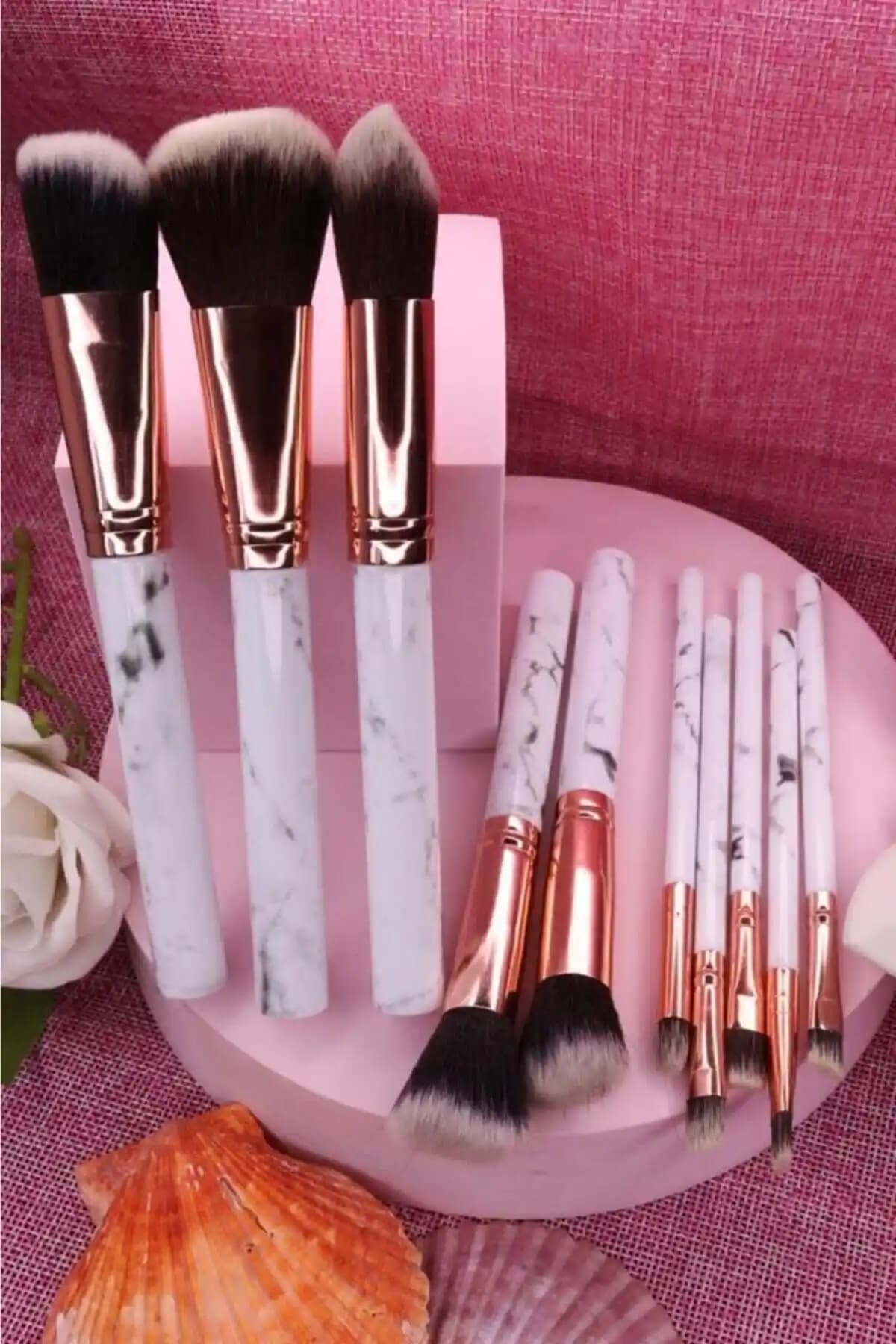 MUJGAN 10'lu Makyaj Fırça Seti: Yüksek Kalite ve Şık Tasarım Bir Arada