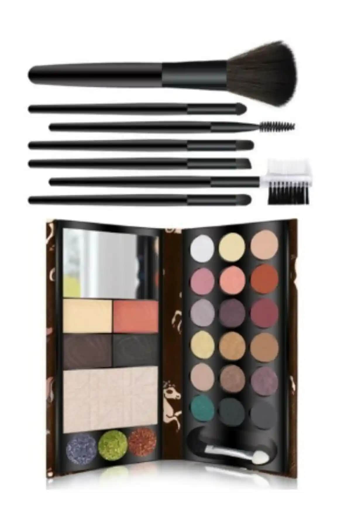 Mujgan 7'li Fırça Seti ve Çanta Boyu Cüzdan ile Pratik Makyaj Deneyimi