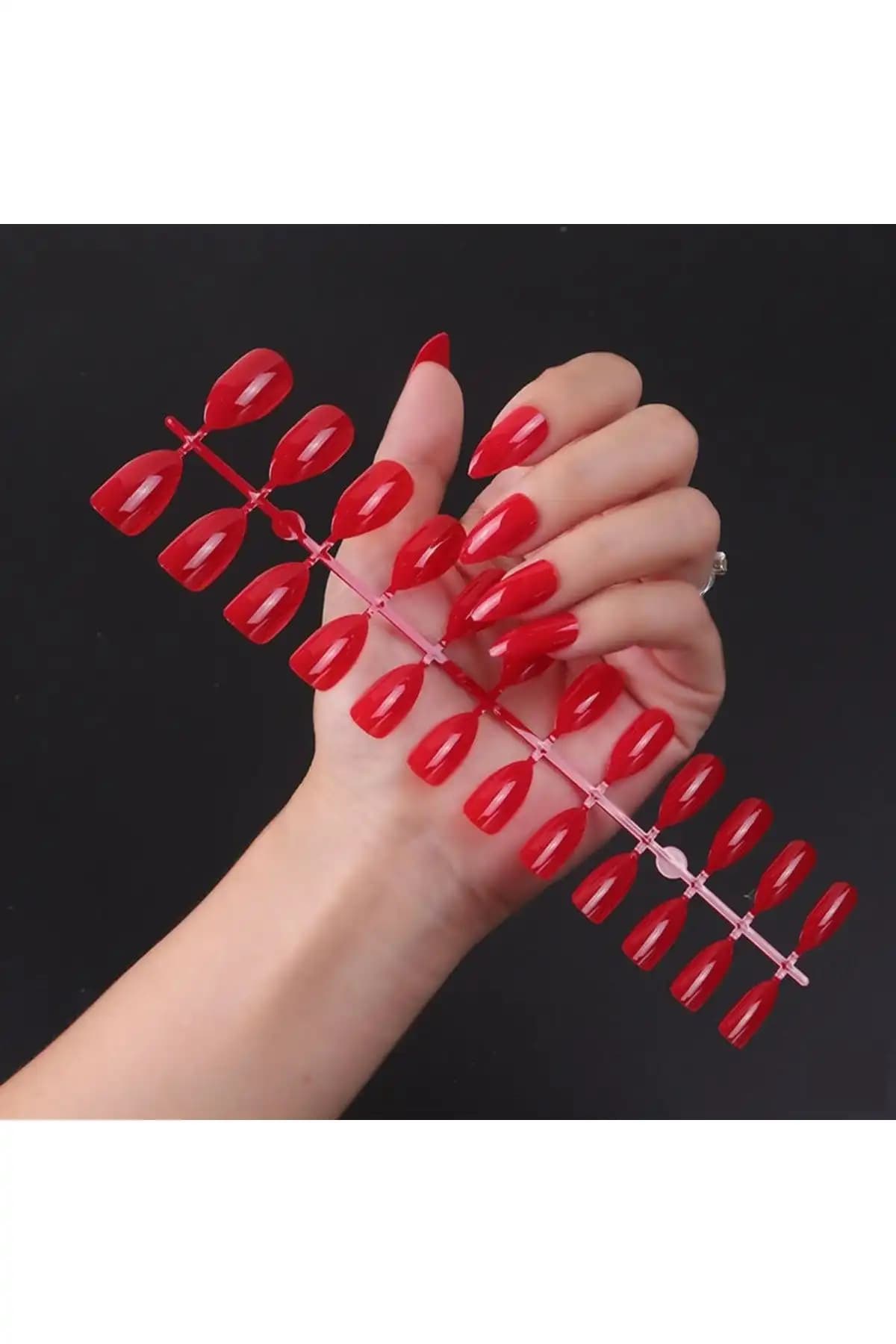 Nail Master 24'lü Badem Takma Tırnak: Estetik ve Kalite Standartlarına Uygun
