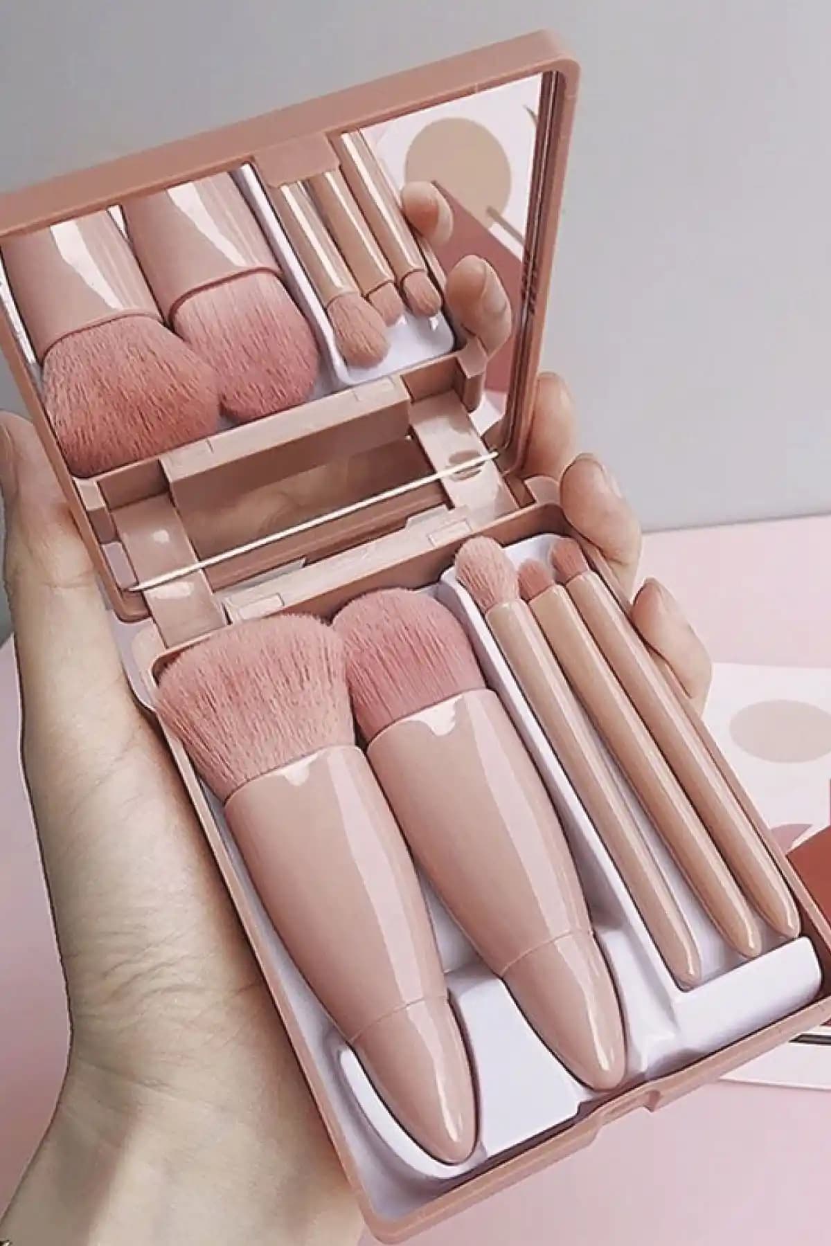 Nera Classy Taşınabilir Aynalı 5'li Makyaj Fırça Seti: Şıklık ve Kullanışlılık Bir Arada