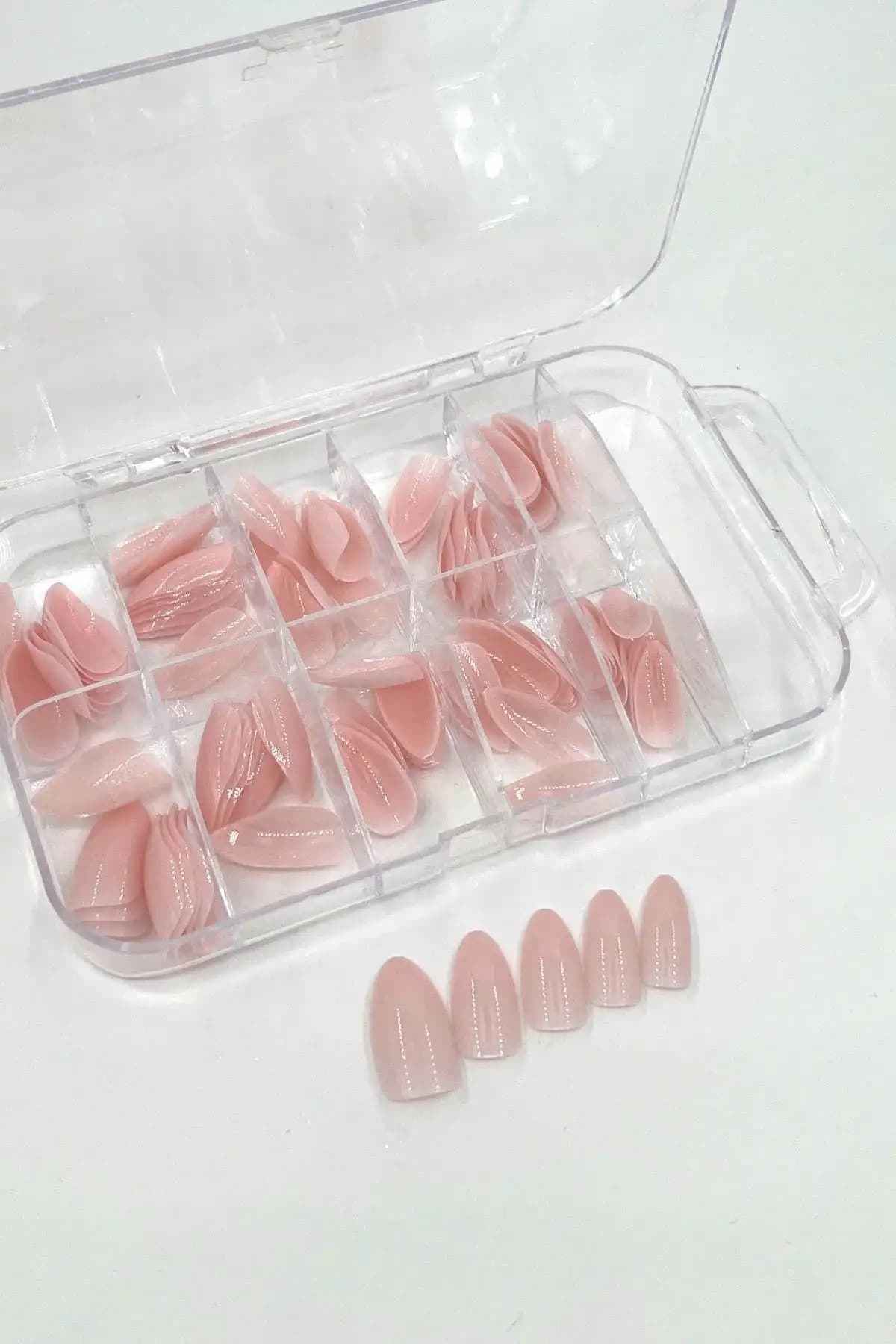 Nera Classy ve SİSA Cosmetics Takma Tırnak Ürünlerinin Detaylı Karşılaştırması 1
