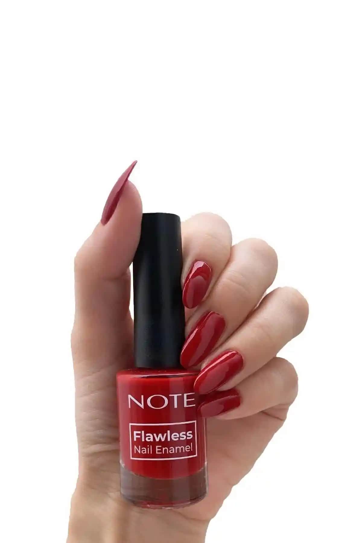Note Cosmetics Nail Flawless Oje 09 Stop Traffic: Parlak, Kalıcı Kırmızı Tırnak Ojesi