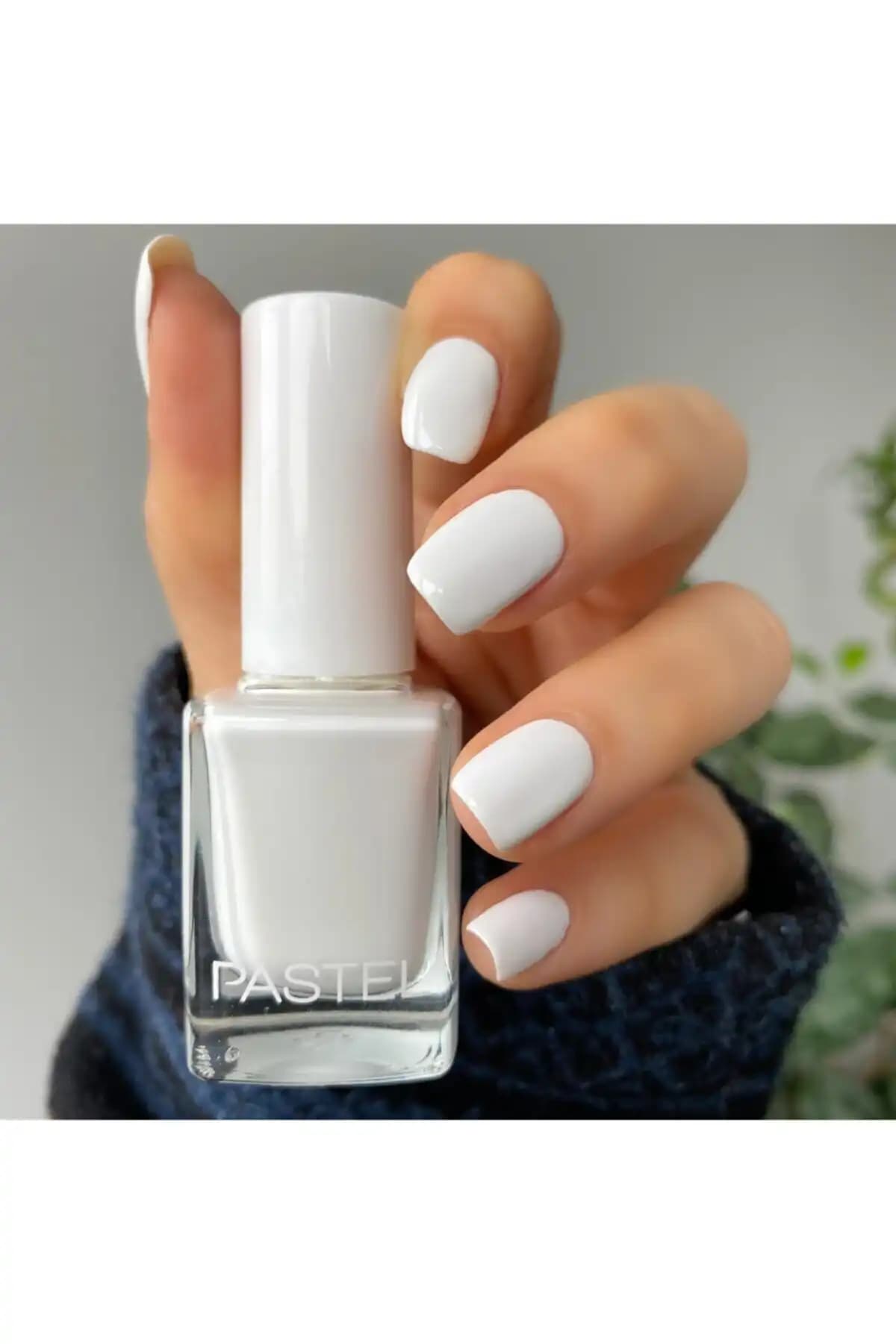 Pastel No:04 Beyaz Mat Oje - Uzun Süreli ve Kaliteli Türk Ürünü
