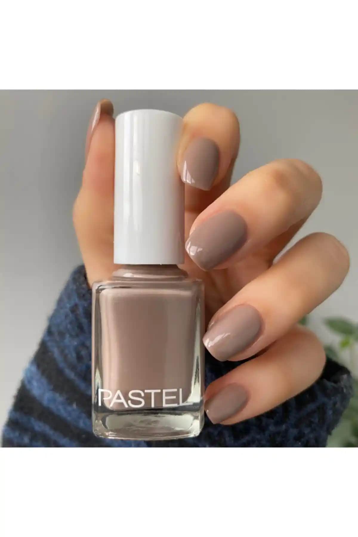 Pastel No:43 Bej Mat Oje - Kalıcı ve Kolay Uygulama ile Şıklık Sağlar