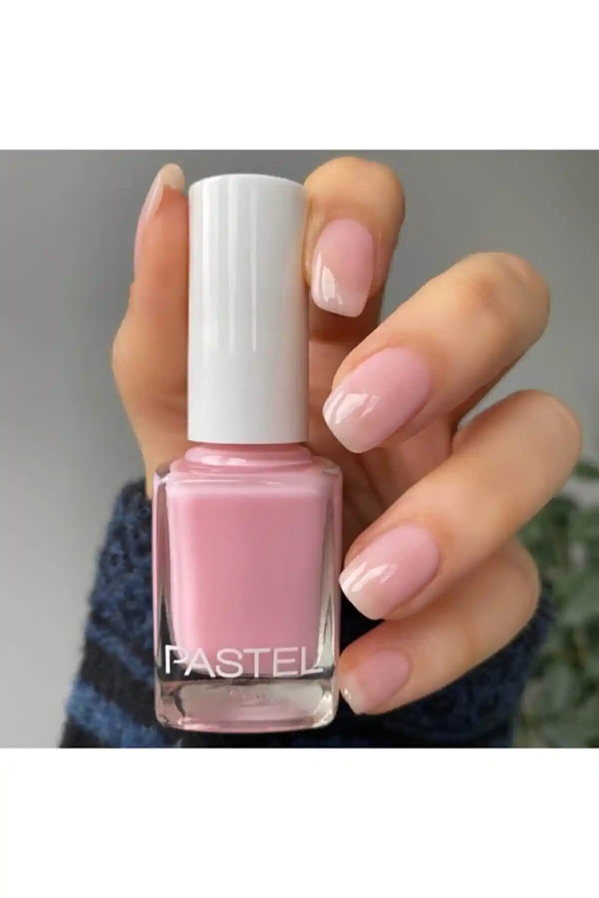 Pastel No 54 Mat Kahverengi Oje - Modern ve Şık Tırnak Bakımı İçin Ideal Seçenek