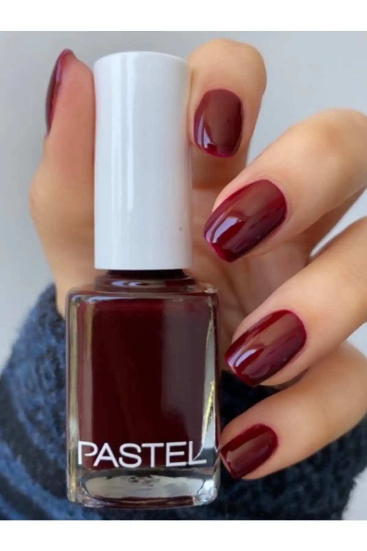 Pastel Oje 15: Canlı ve Şık Pembemsi Renklerle Uzun Süre Dayanıklı Oje