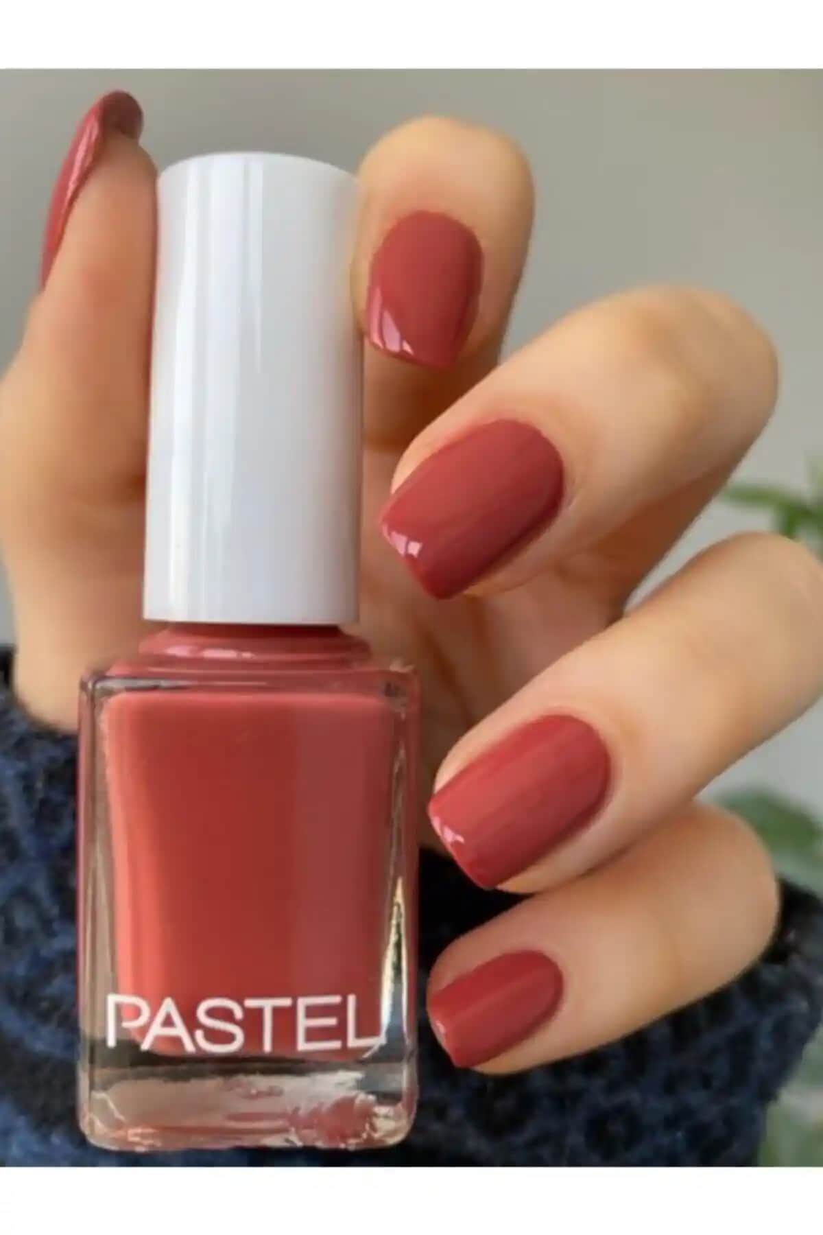 Pastel Oje 299 Sonbahar ve Kışın Tatlı Renk Seçeneği ile Şıklık ve Dayanıklılık Sunar