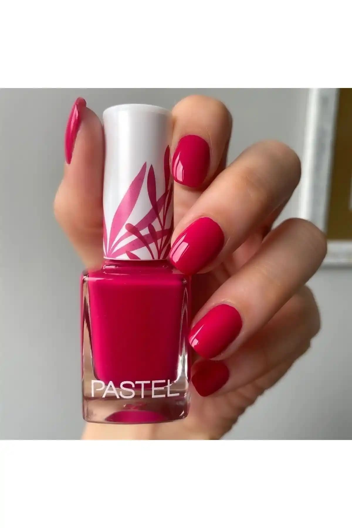 Pastel Oje 352 Yaz Sezonu Canlandırıcı Mat Pembe Renkli Oje 13 ml