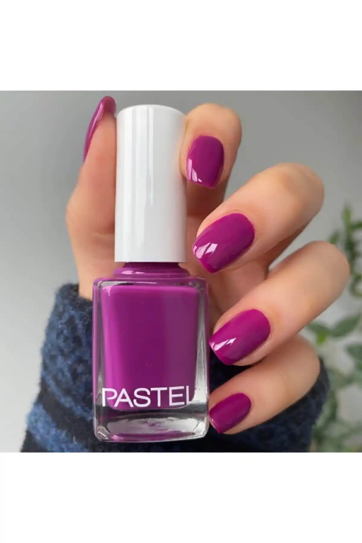 Pastel Oje 51 Parlak ve Canlı Kahverengi Renk Seçeneği Günlük ve Özel Kullanım İçin