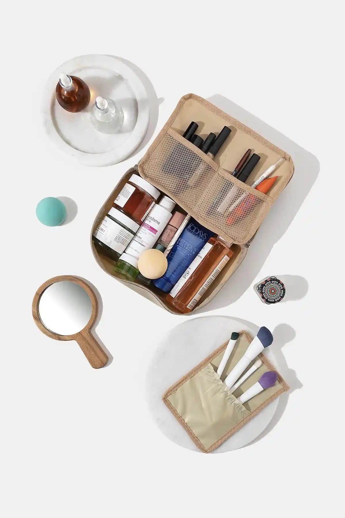 Pharma Acqua Krem Çok Bölmeli Makyaj ve Kozmetik Organizer Çanta Ürün Özellikleri