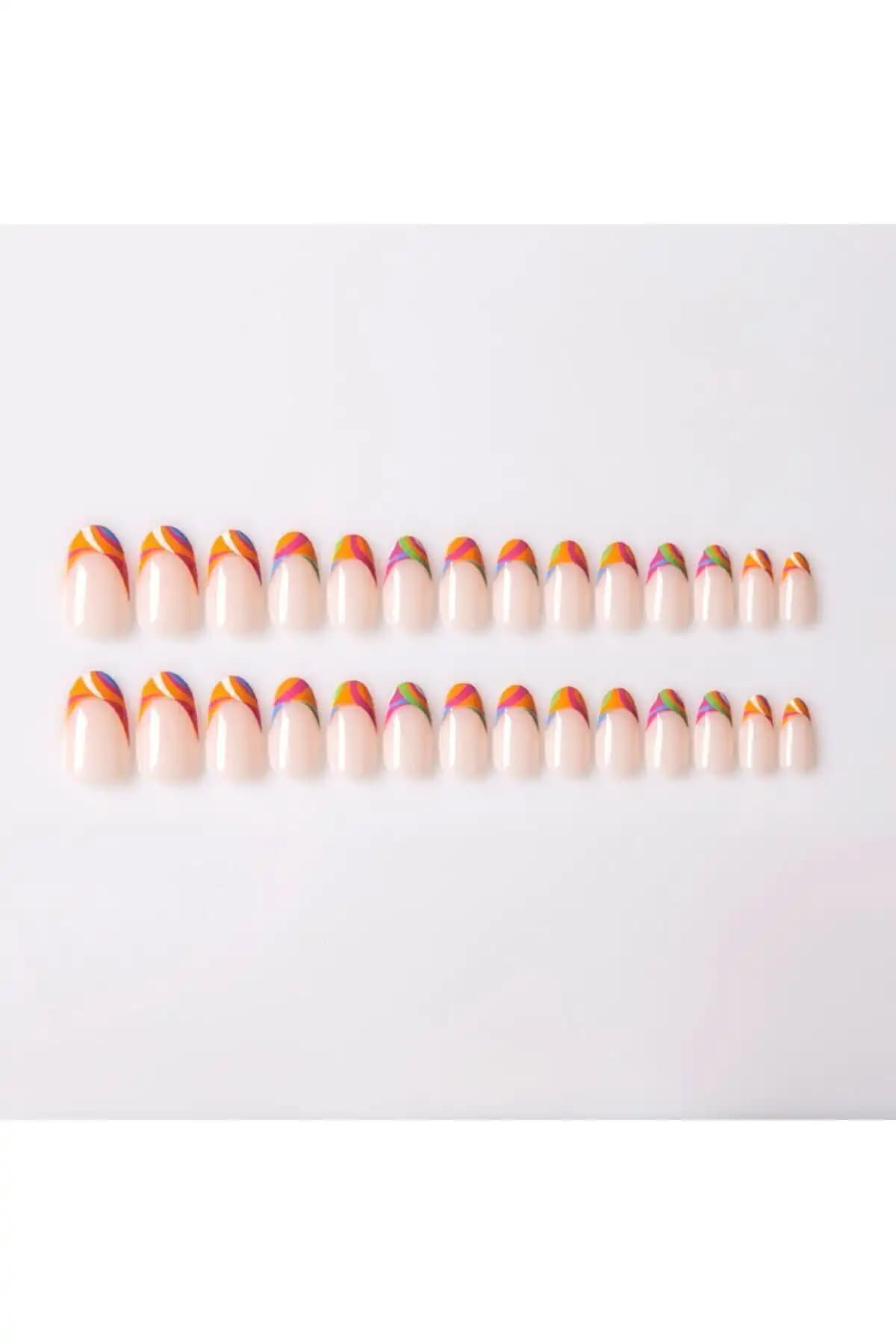 POP Beauty Takma Tırnak Seti ve Zararsız Yapıştırıcı ile Şık ve Pratik Güzellik Çözümü
