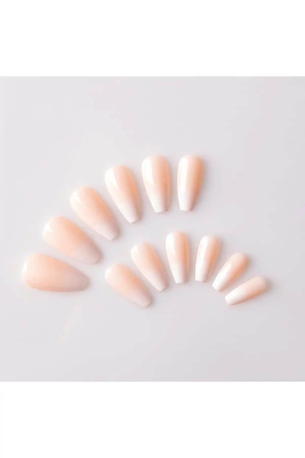 POP Beauty Takma Tırnak Seti ve Zararsız Yapıştırıcı ile Şık ve Pratik Uygulama