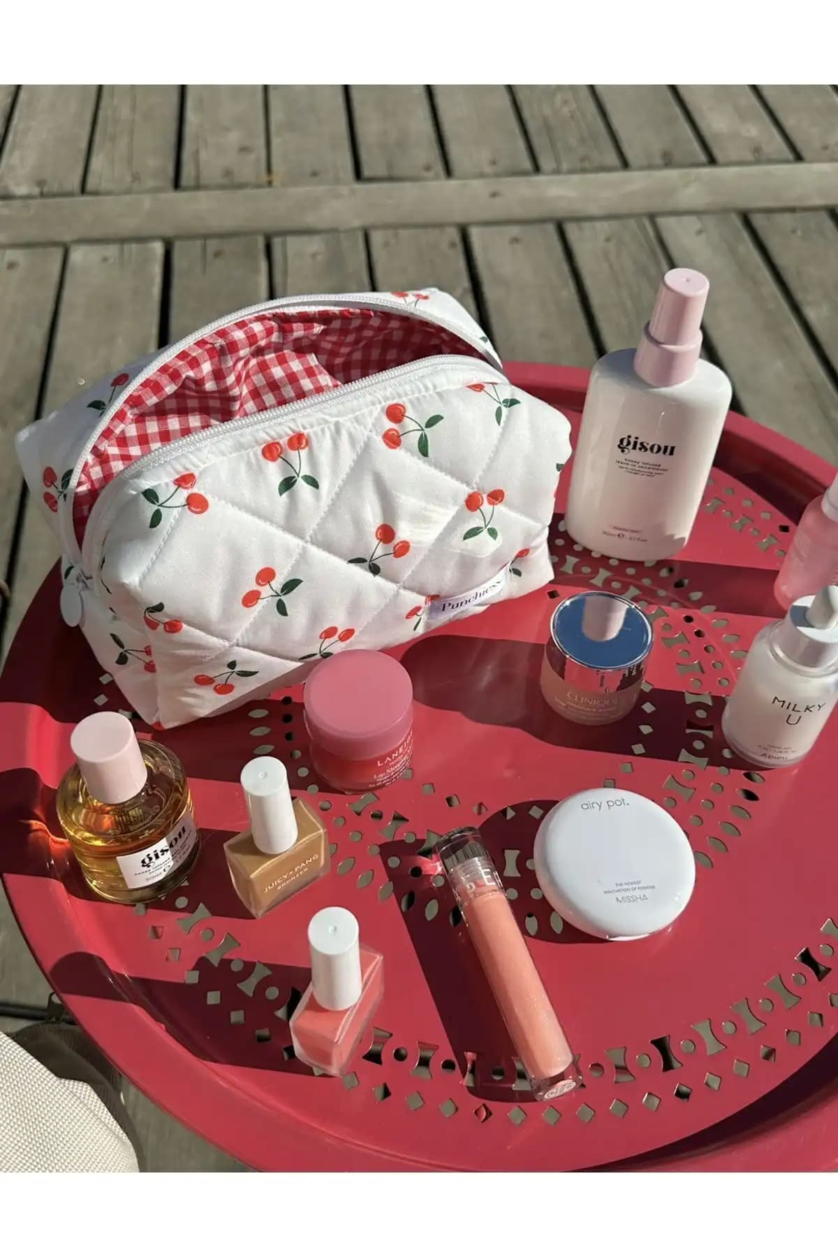Punchiess Kiraz Desenli ve Pembe Çiçekli Makyaj Çantası Karşılaştırması 1