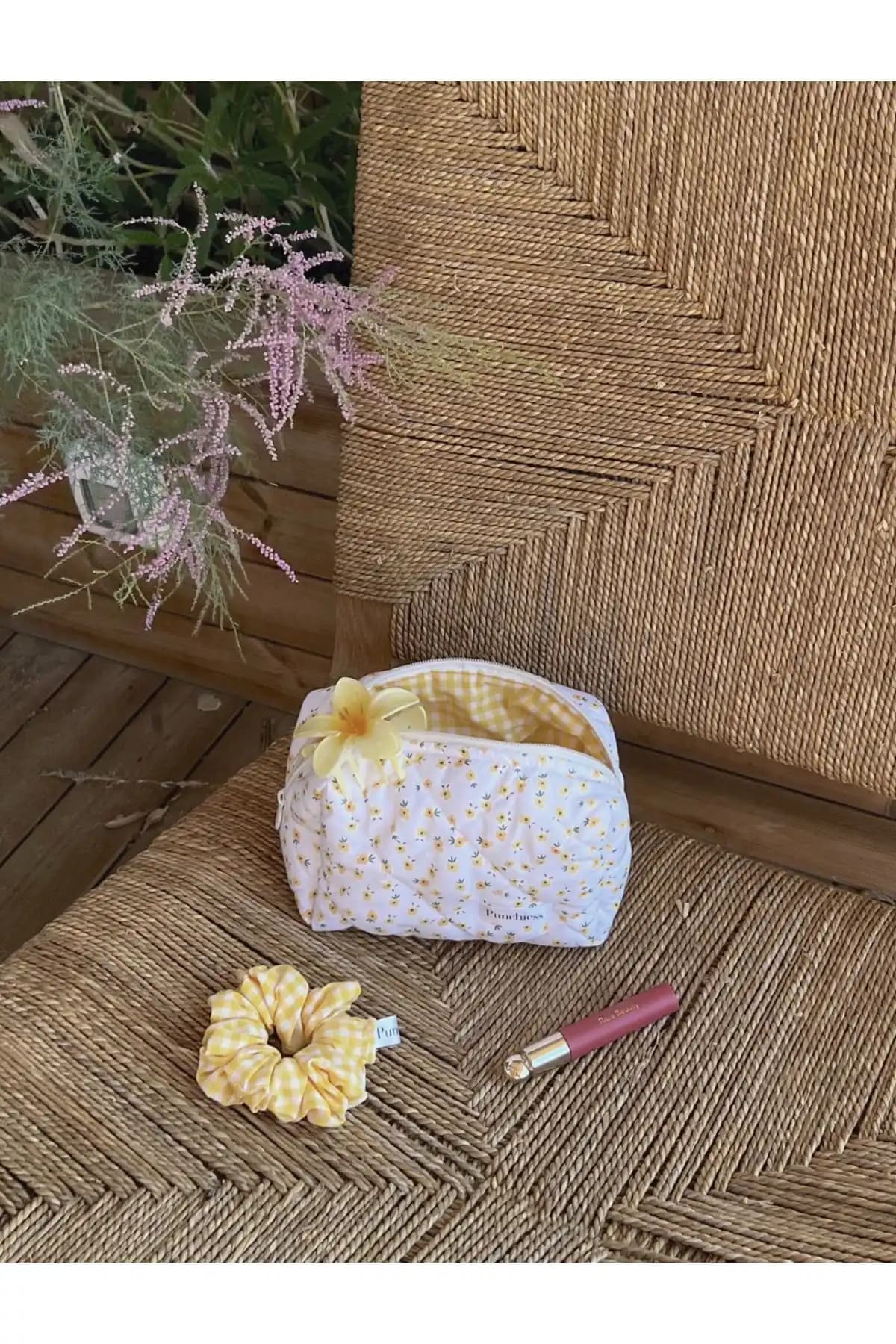 Punchiess Makyaj Çantaları Karşılaştırması: Kırmızı ve Sarı Desenli Büyük Boy Modeller 2