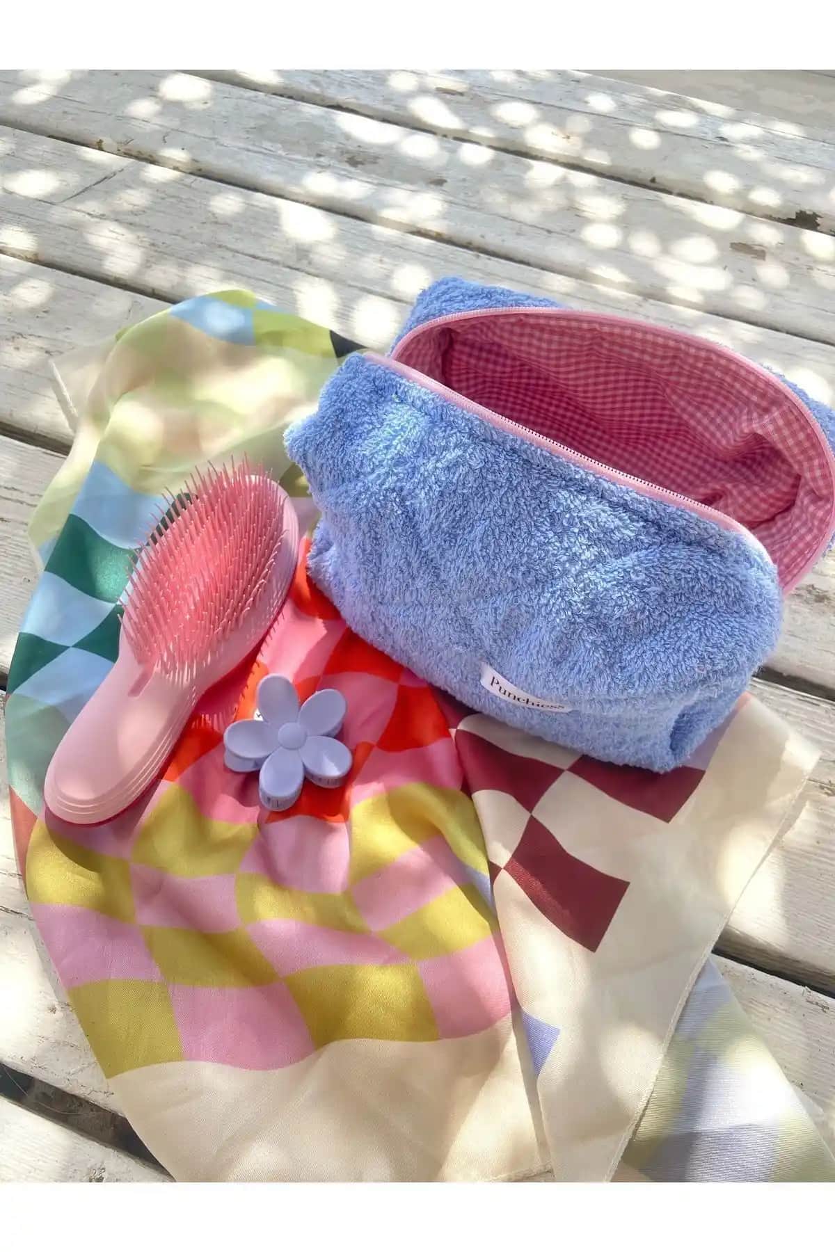 Punchiess Mavi Havlu Makyaj Çantası Şıklık ve Fonksiyonelliği Bir Arada Sağlar