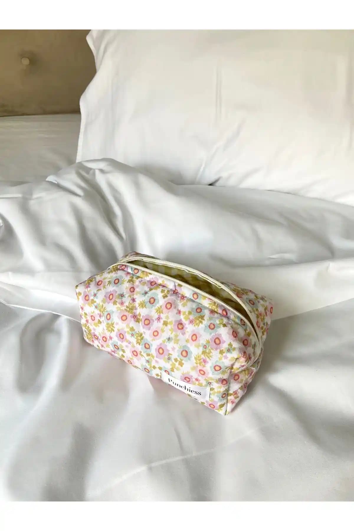 Punchiess Pastel ve Turuncu Çiçek Desenli Makyaj Çantaları Karşılaştırması