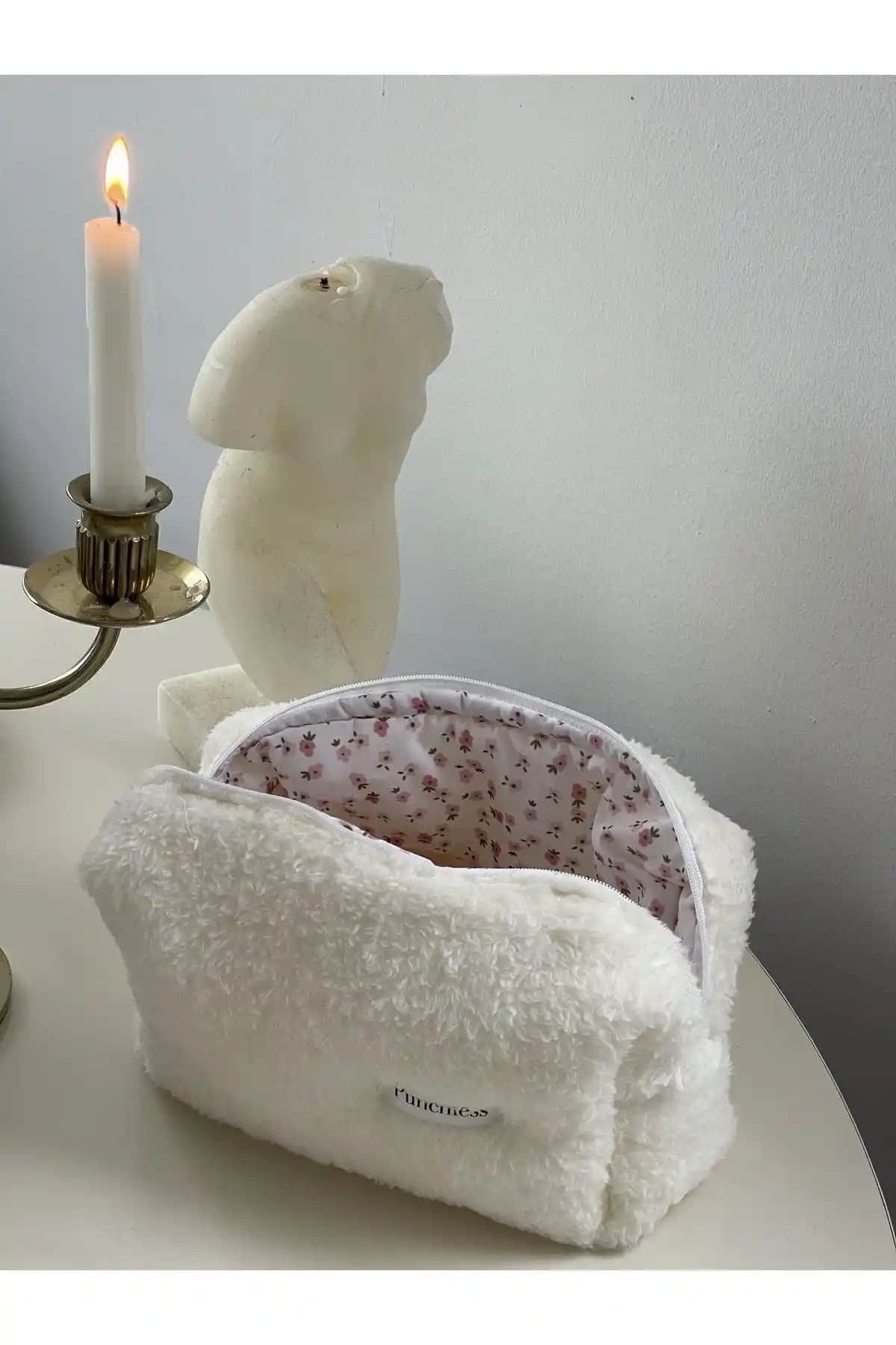 Punchiess Peluş Makyaj Çantaları Karşılaştırması: Şıklık ve Kullanışlılık Analizi