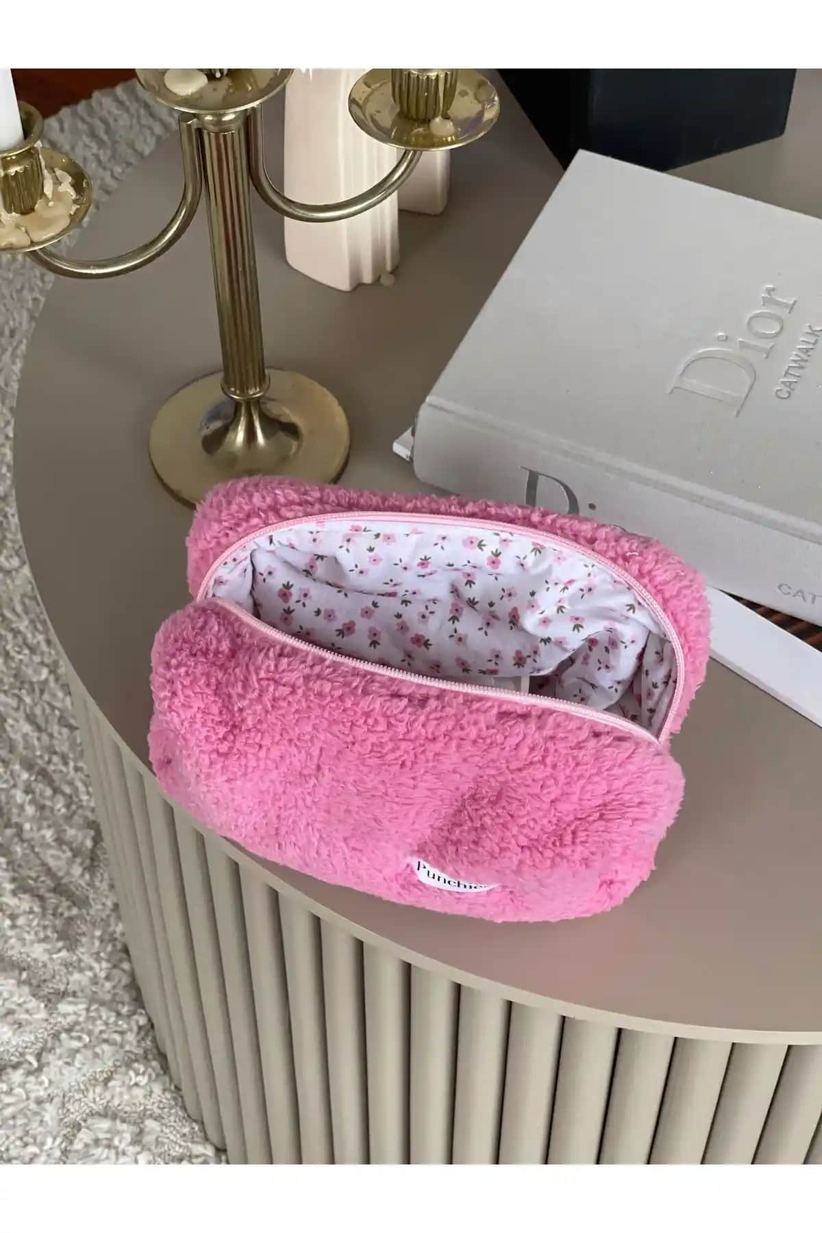 Punchiess Pembe Kürklü Peluş Çiçekli Makyaj Çantası Günlük ve Seyahat Kullanımı İçin