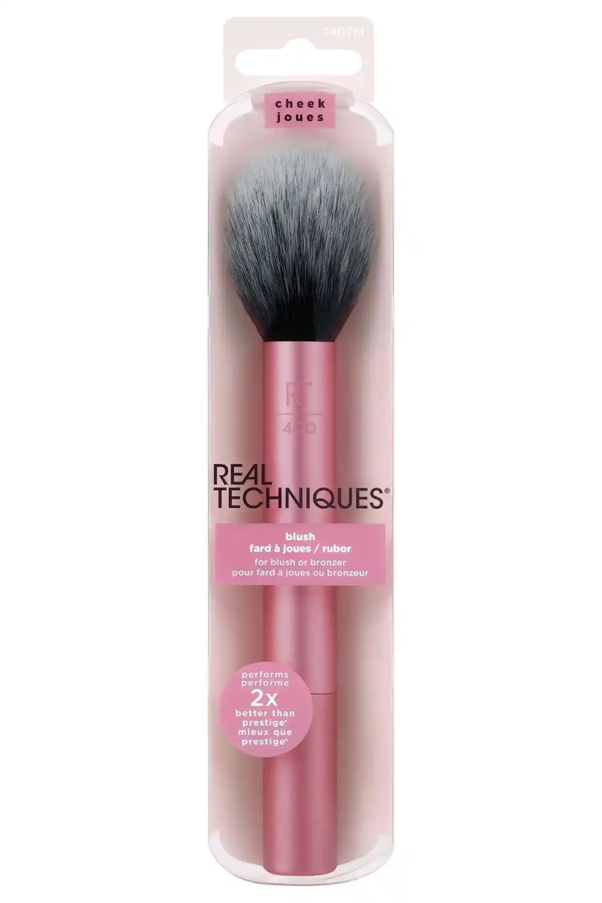 Real Techniques Blush Brush ile Doğal ve Pürüzsüz Makyaj Deneyimi İçin En İyi Seçenek
